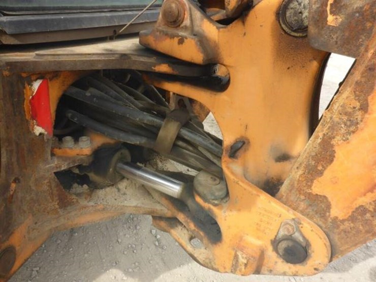 2012-case-580sn-wt-image-39