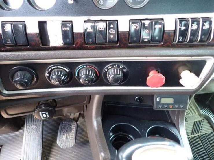2012-kenworth-t800-image-19