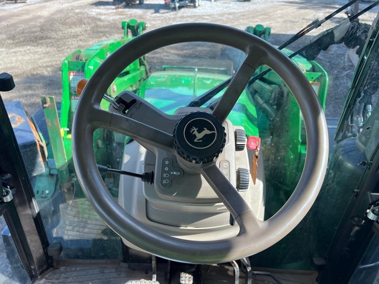 2022-john-deere-5125r-image-21
