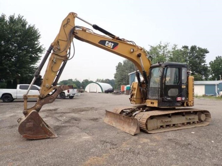 2017-caterpillar-315fl-image-1