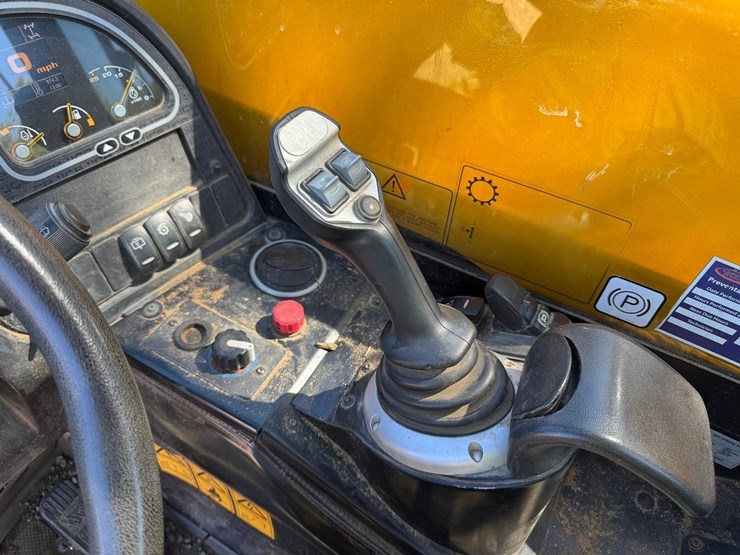 2018-jcb-505-20-image-23
