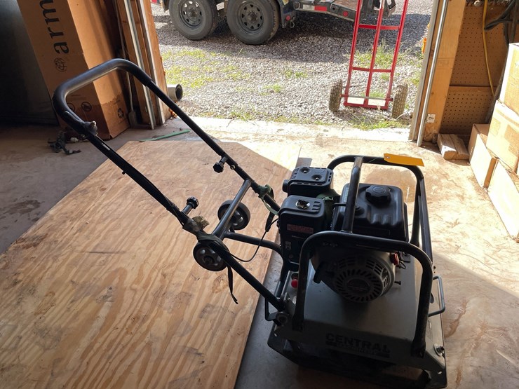 #9161-•-central-machinery-plate-compactor-image-1