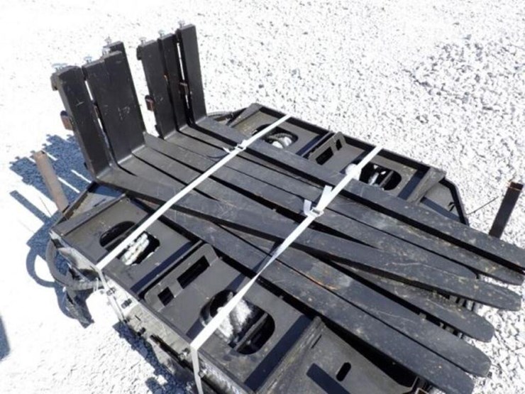 unused-2026-captok-skid-steer-side-shift-forks-image-7