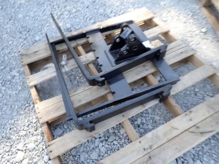 unused-2026-captok-crawler-excavator-forks-image-4