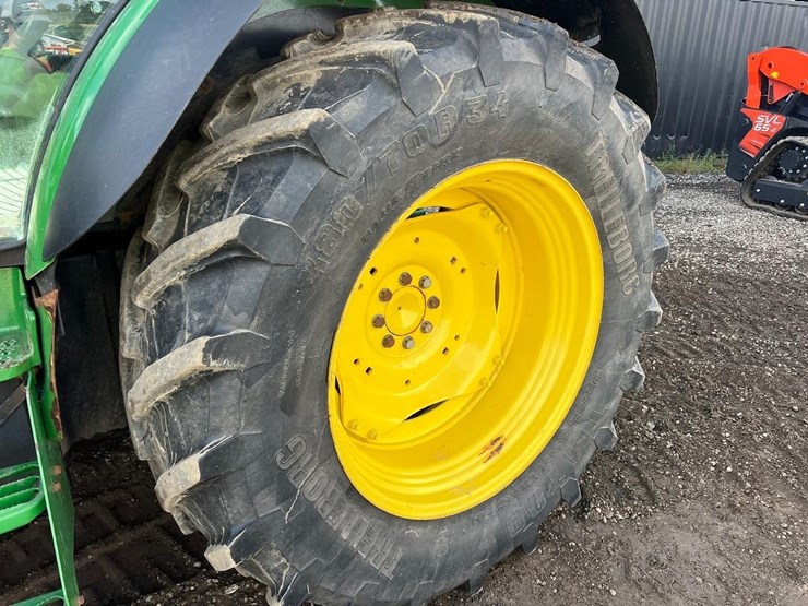 2022-john-deere-5125r-image-16