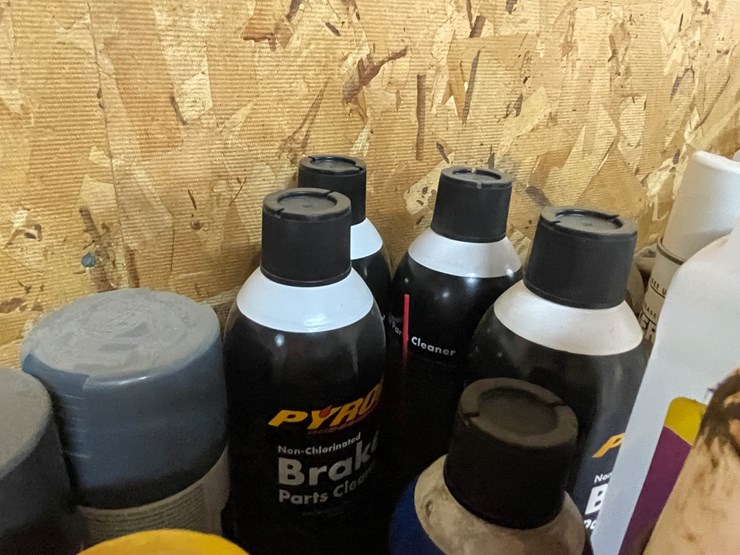 #9226-•-top-shelf-contents-image-17
