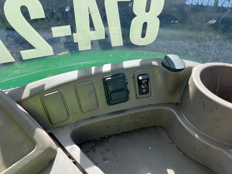2022-john-deere-5125r-image-29