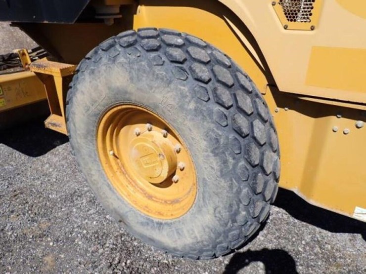 2011-caterpillar-cs44-image-33