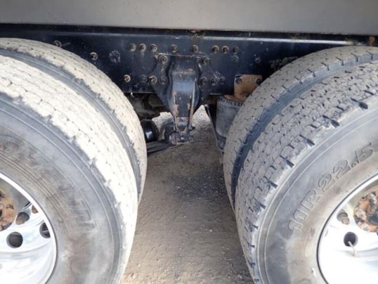2024-western-star-49x-image-59