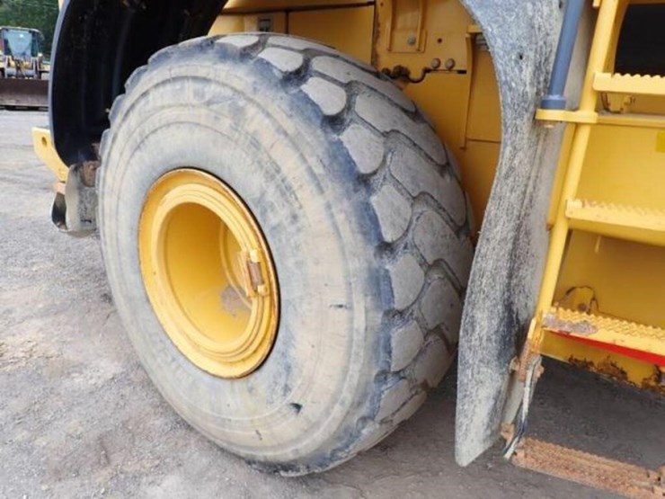 2018-deere-744k-image-48