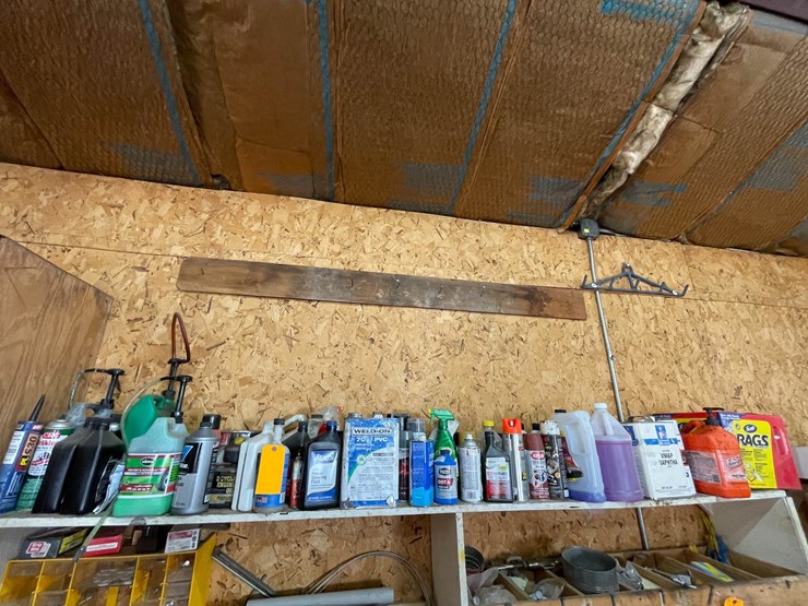 #9226-•-top-shelf-contents-image-18