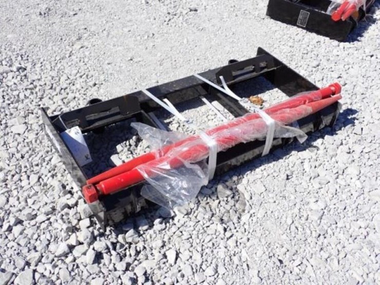 unused-2026-captok-skid-steer-bale-fork-image-3