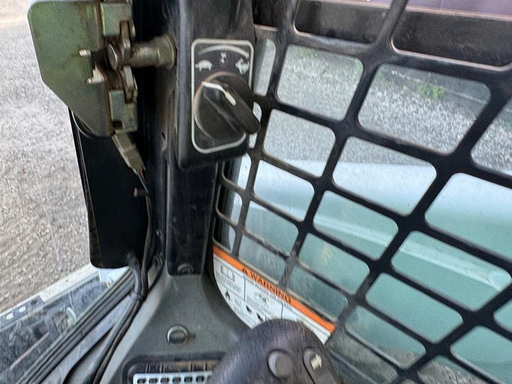 2016-bobcat-s650-image-19