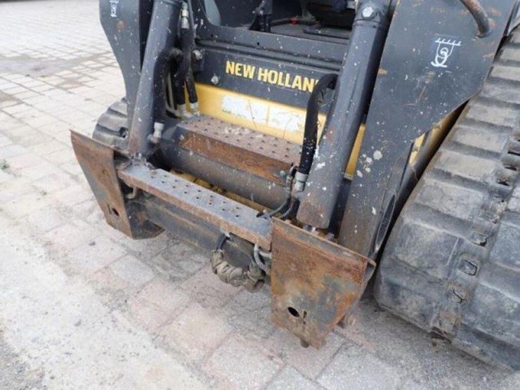 2015-new-holland-c232-image-21