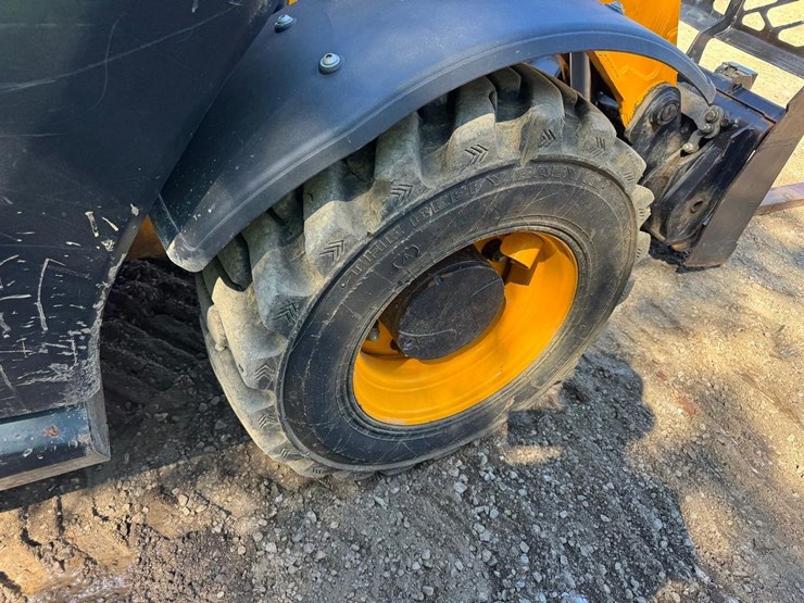 2018-jcb-505-20-image-16