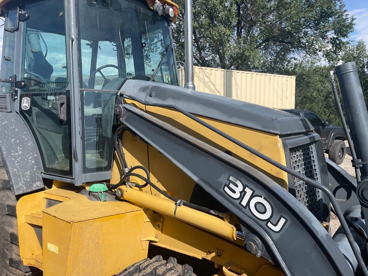 #9150-•-backhoe-loader-image-24