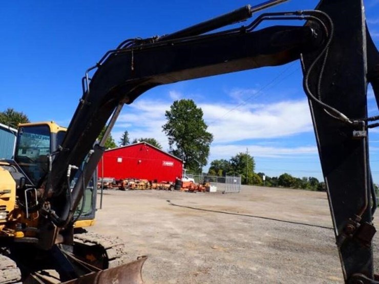 2014-deere-85g-image-29