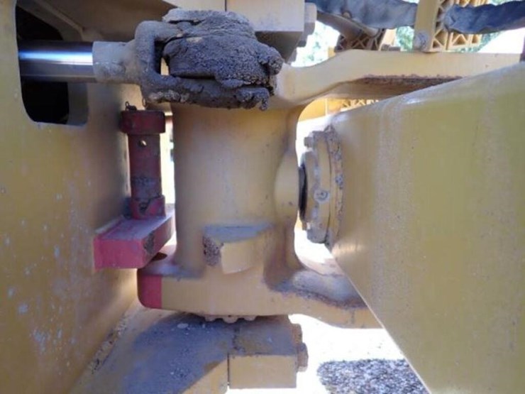 2011-caterpillar-cs44-image-37