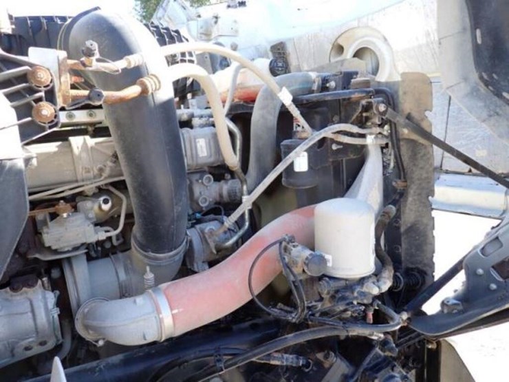 2024-western-star-49x-image-33