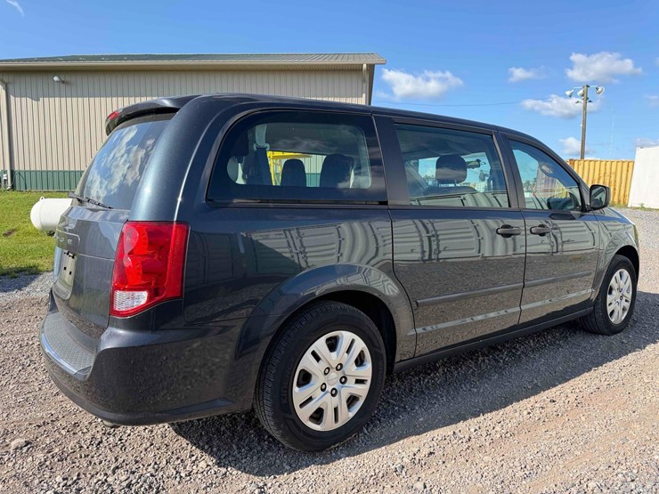 2014-dodge-grand-caravan-image-4