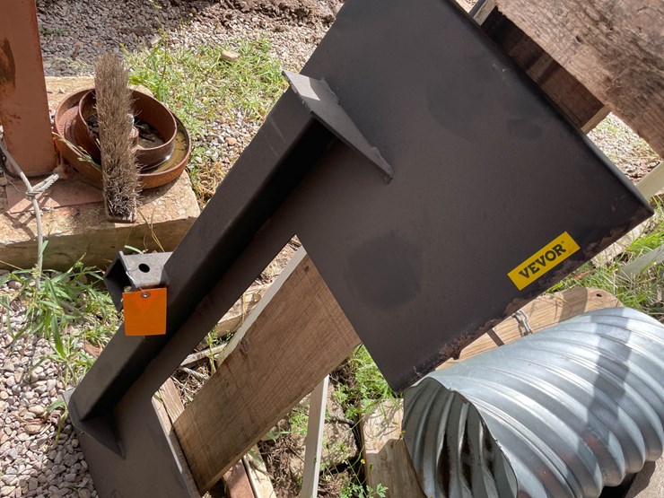 #9183-•-vevor-skid-steer-hitch-plate-image-4