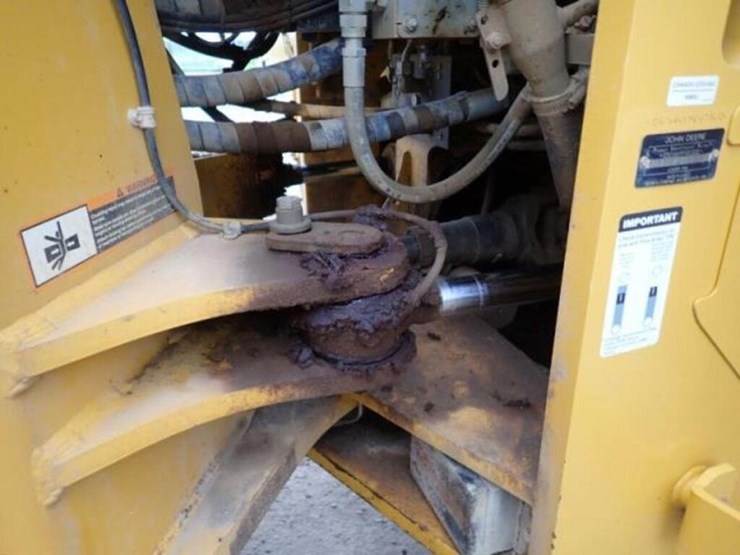 2018-deere-744k-image-41