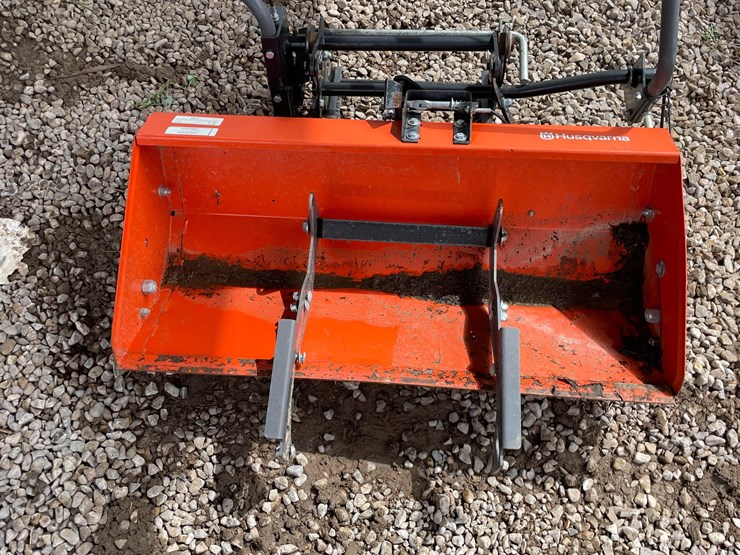 #9182-•-husqvarna-bucket-front-scoop-image-3