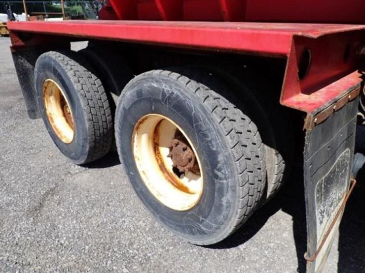 2015-freightliner-108sd-image-78