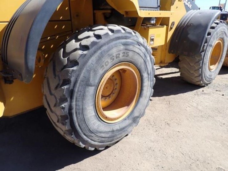 2015-deere-544k-image-46