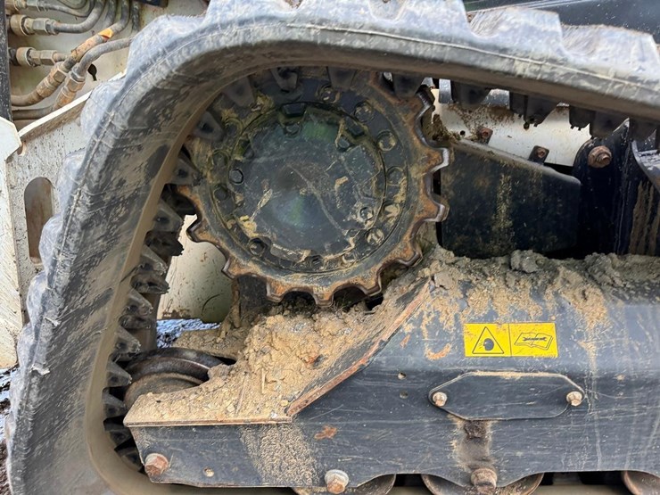 2024-bobcat-t76-image-21
