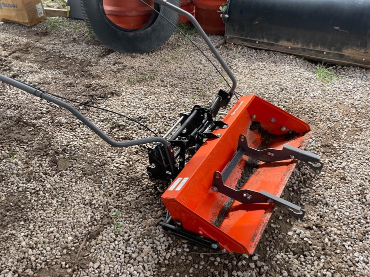 #9182-•-husqvarna-bucket-front-scoop-image-1
