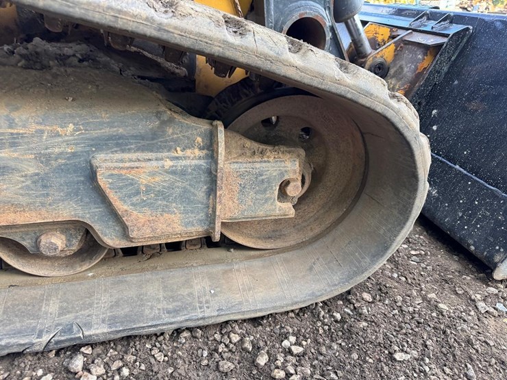 2019-deere-333g-image-22
