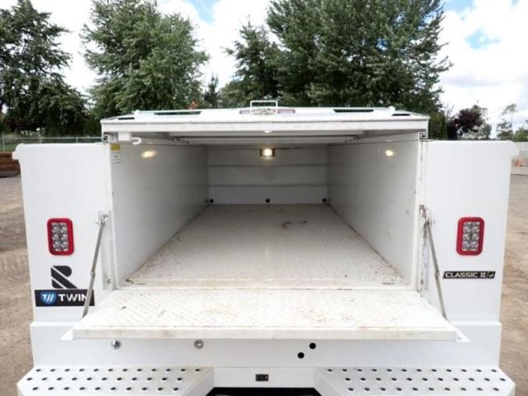 2024-chevrolet-silverado-3500hd-image-44
