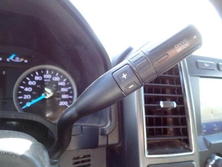 2020-ford-f250-xlt-image-16