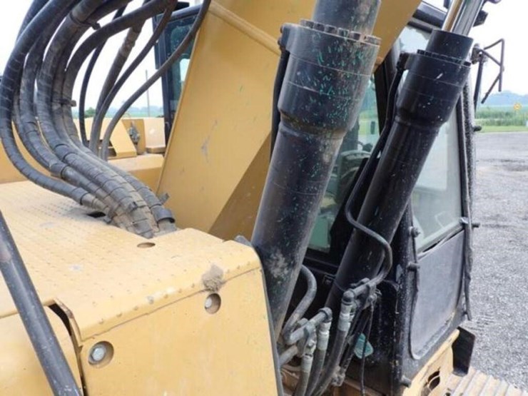 2017-caterpillar-315fl-image-73