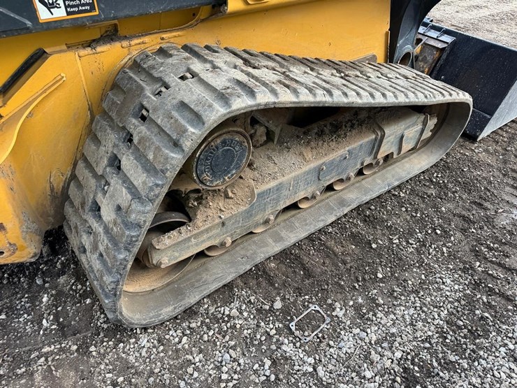 2019-deere-333g-image-19