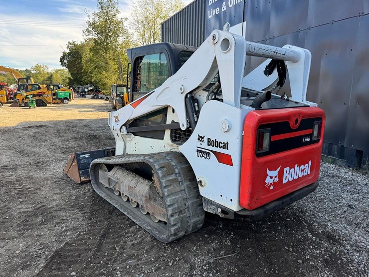 bobcat-t740-image-4