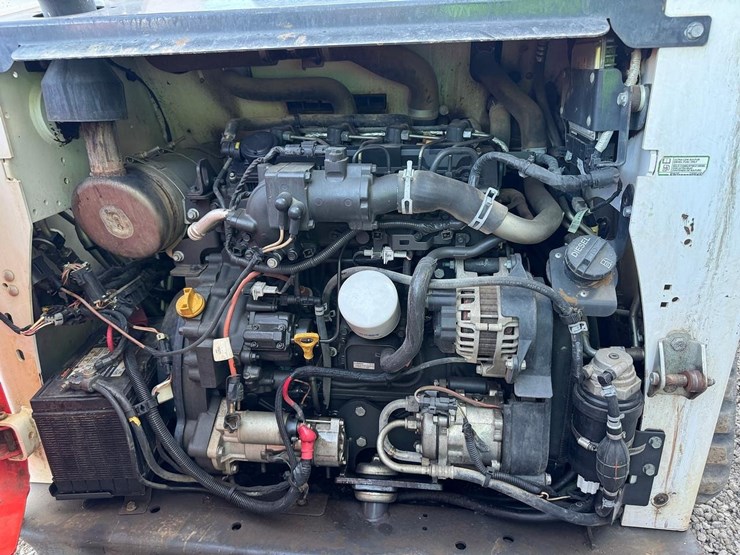 bobcat-t740-image-12