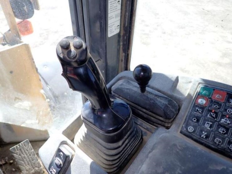 2015-deere-544k-image-16
