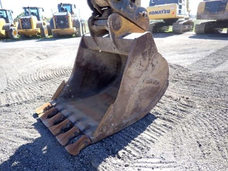 2014-deere-350g-lc-image-24