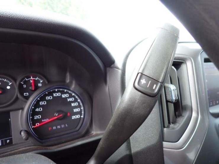 2024-chevrolet-silverado-3500hd-image-17
