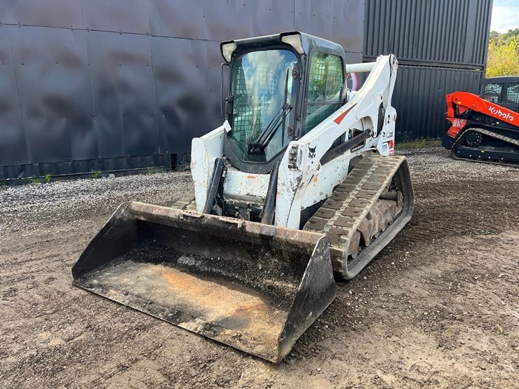 2017-bobcat-t870-image-2