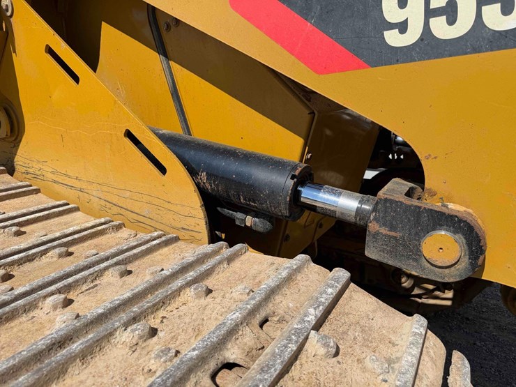 caterpillar-953k-image-17
