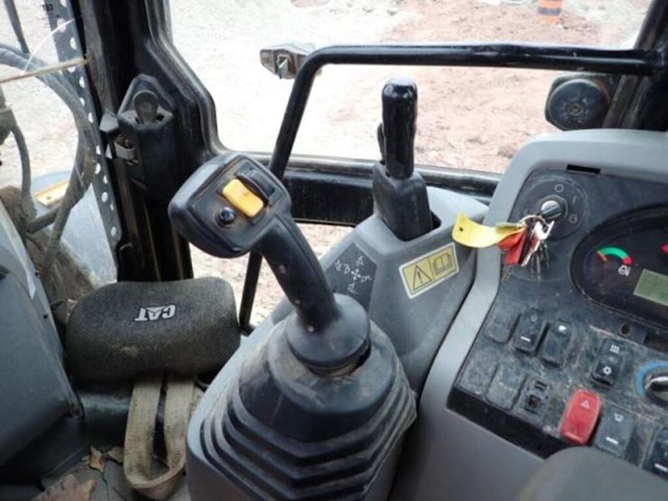 2016-caterpillar-430f2-it-image-9