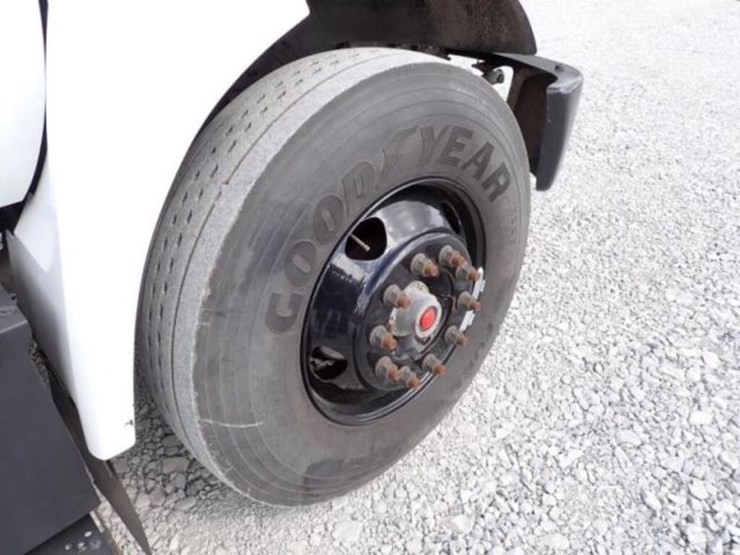 2023-ford-f650-image-36