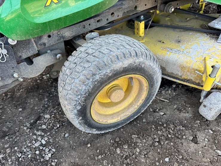 john-deere-x580-image-12