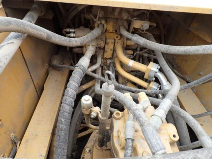 2015-caterpillar-336el-image-70