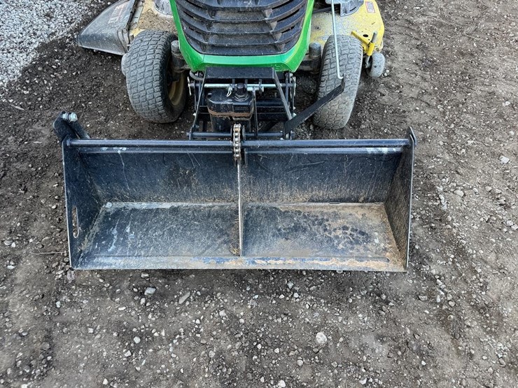 john-deere-x580-image-10