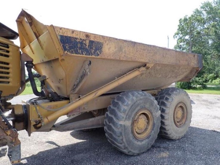 2009-caterpillar-725-image-42