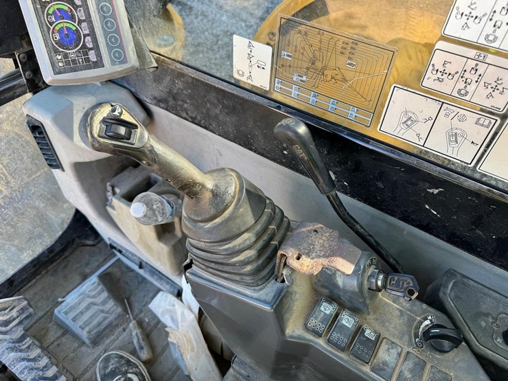 2014-caterpillar-308e2-image-27
